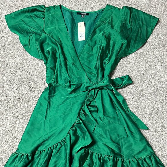 Emerald Green Satin Mini Dress - Picture 1 of 2